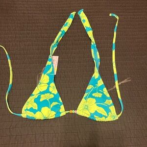 Brad New with tags bikini top
Size XS